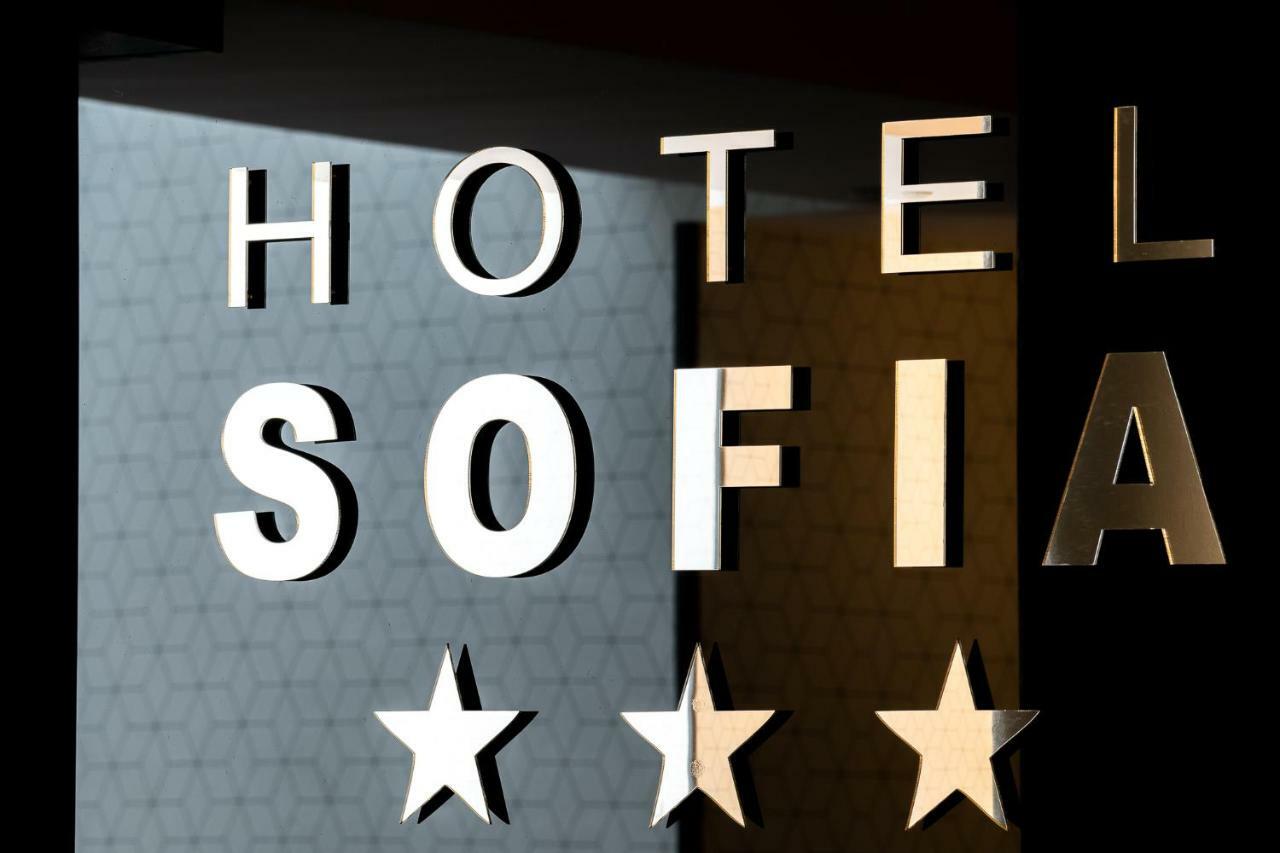 Hotel Sofia By The Railway Station Вроцлав Экстерьер фото